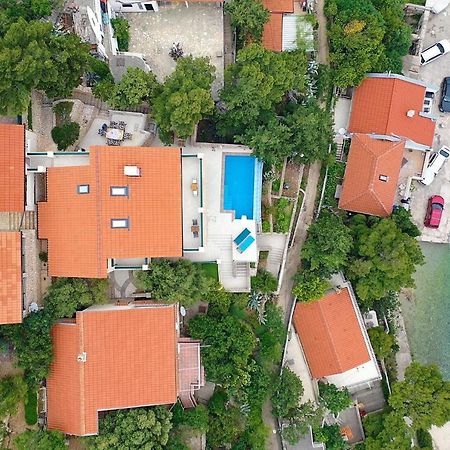 Villa Relax , With Seaview And Two Pools Near Beach Stari Grad Eksteriør billede