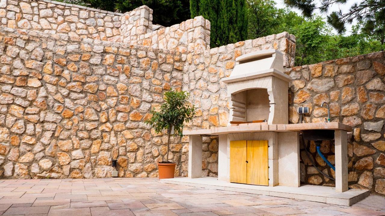 Villa Relax , With Seaview And Two Pools Near Beach Stari Grad Eksteriør billede