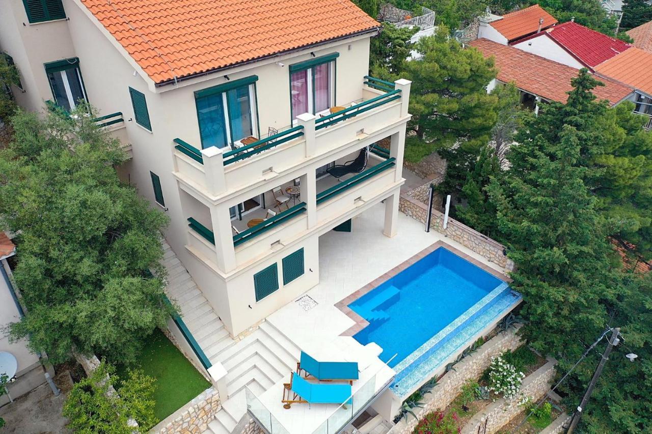 Villa Relax , With Seaview And Two Pools Near Beach Stari Grad Eksteriør billede