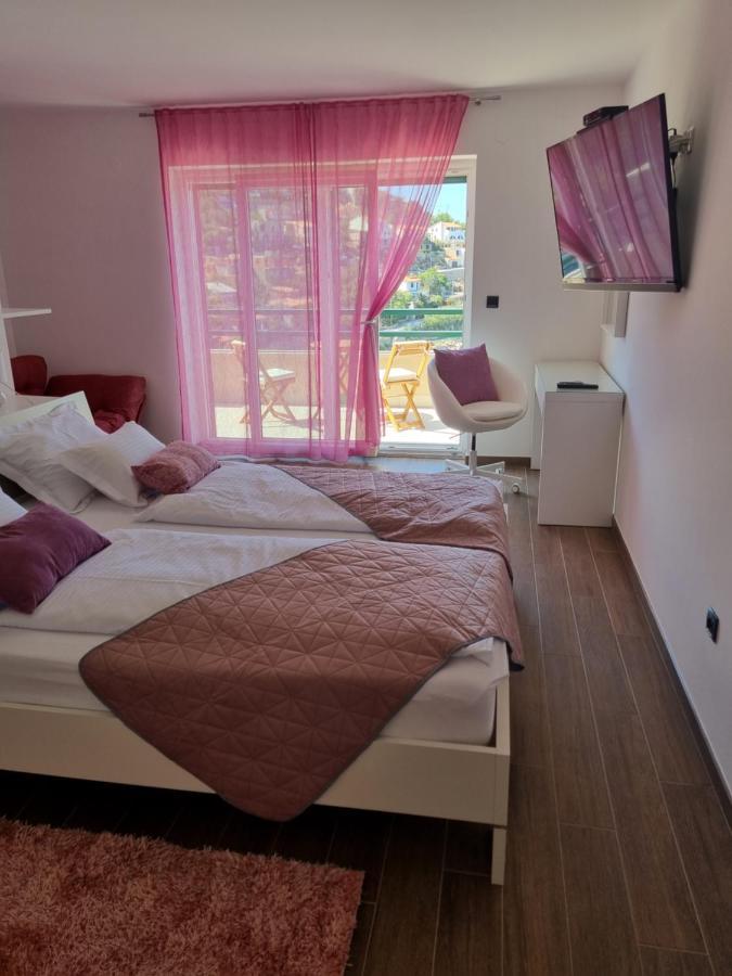 Villa Relax , With Seaview And Two Pools Near Beach Stari Grad Eksteriør billede