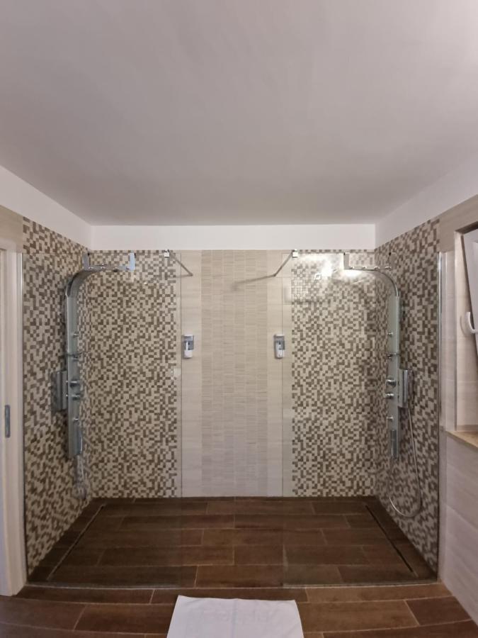 Villa Relax , With Seaview And Two Pools Near Beach Stari Grad Eksteriør billede